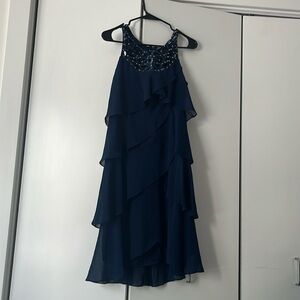 Gorgeous ruffle dress, size 6